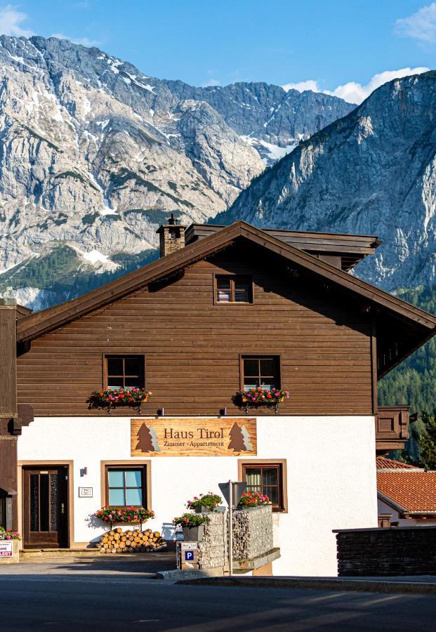 Haus Tirol Ehrwald Hotell Exteriör bild