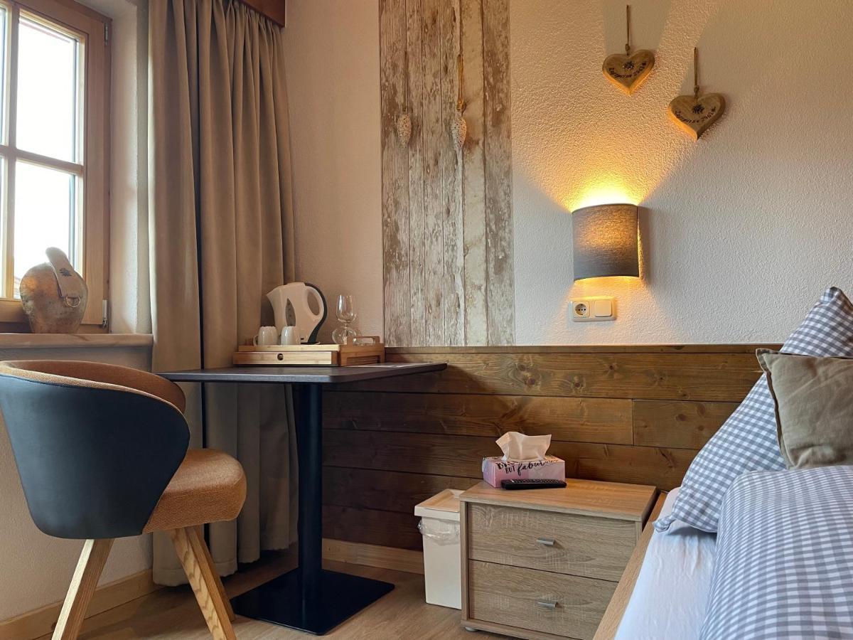 Haus Tirol Ehrwald Hotell Exteriör bild