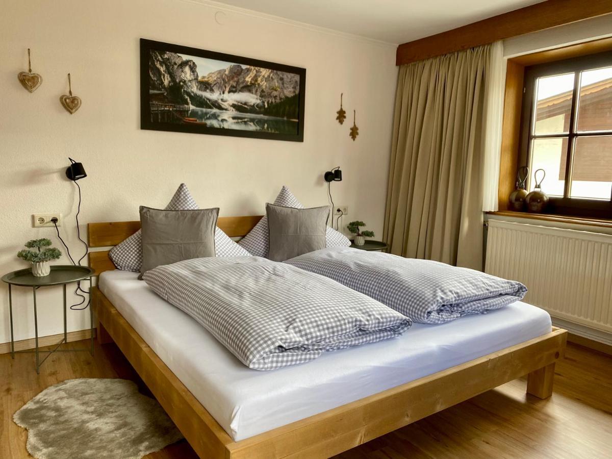 Haus Tirol Ehrwald Hotell Exteriör bild