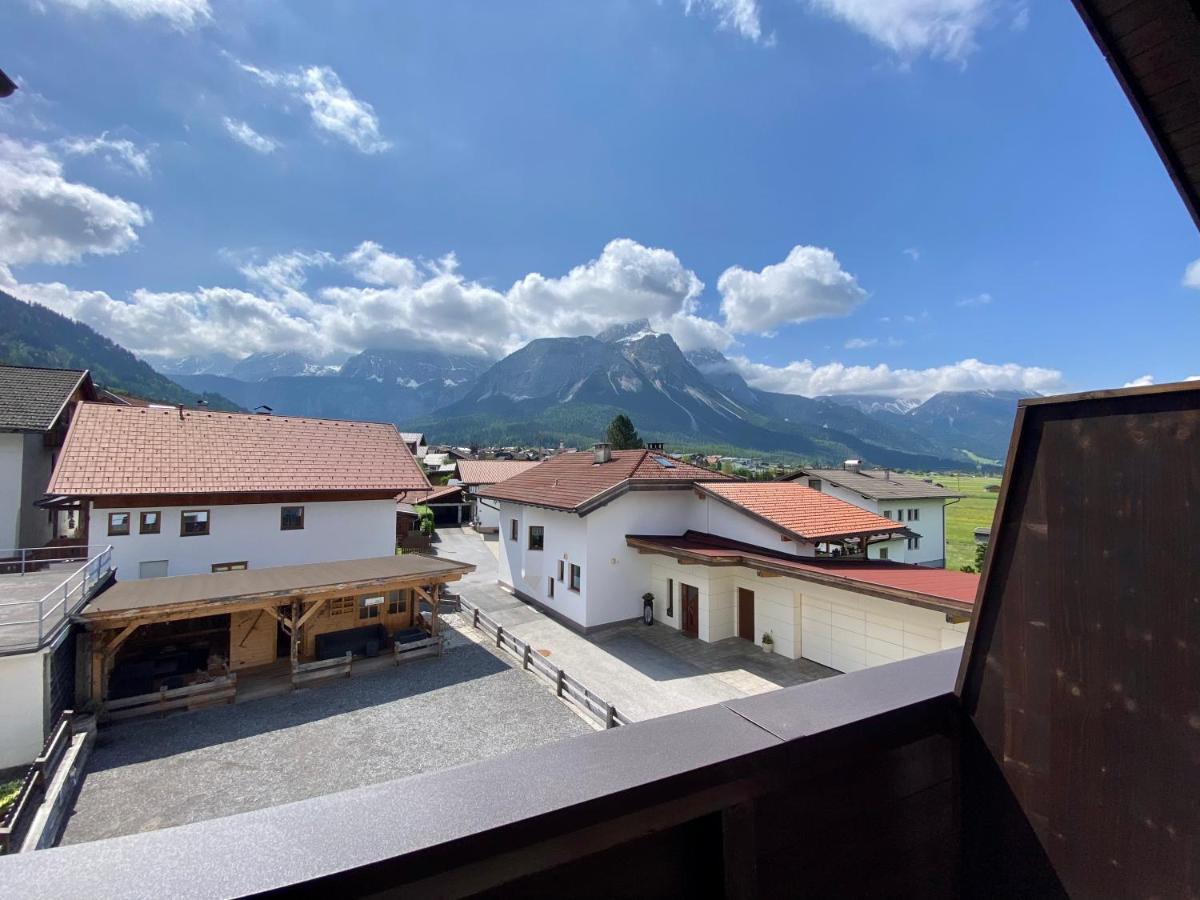 Haus Tirol Ehrwald Hotell Exteriör bild