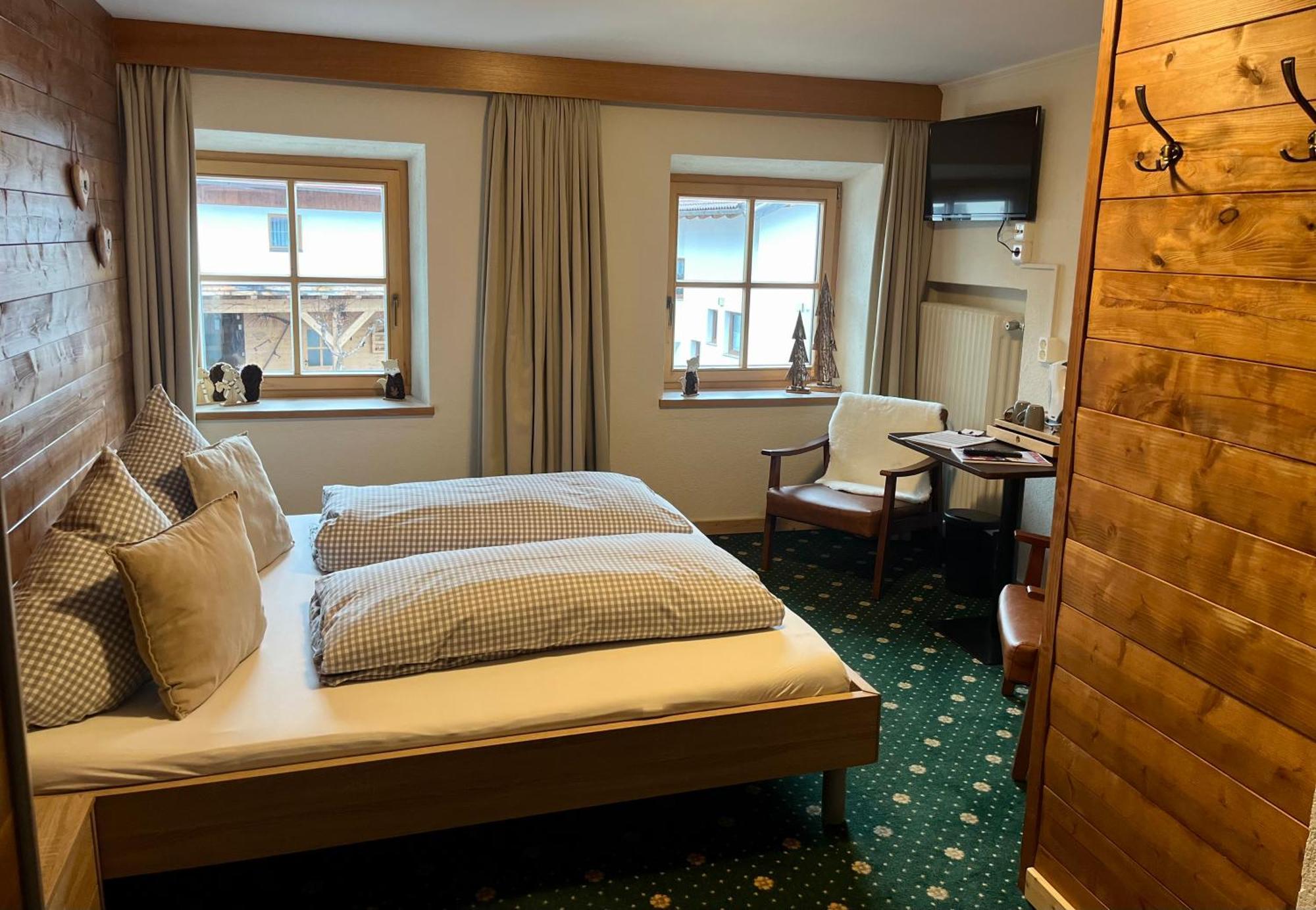 Haus Tirol Ehrwald Hotell Exteriör bild