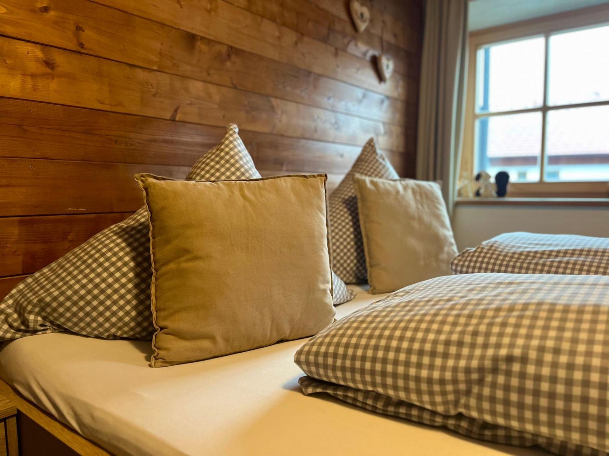 Haus Tirol Ehrwald Hotell Exteriör bild