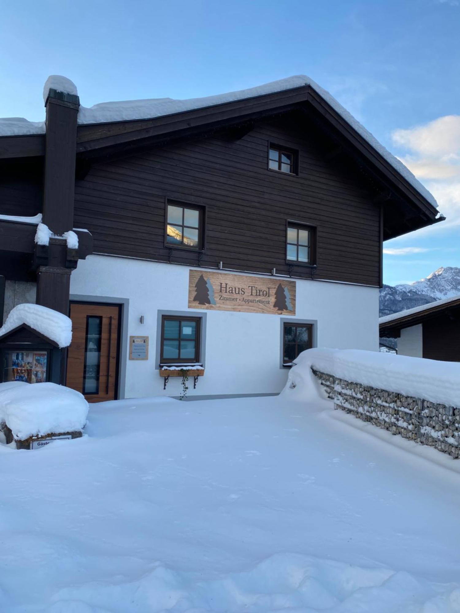 Haus Tirol Ehrwald Hotell Exteriör bild