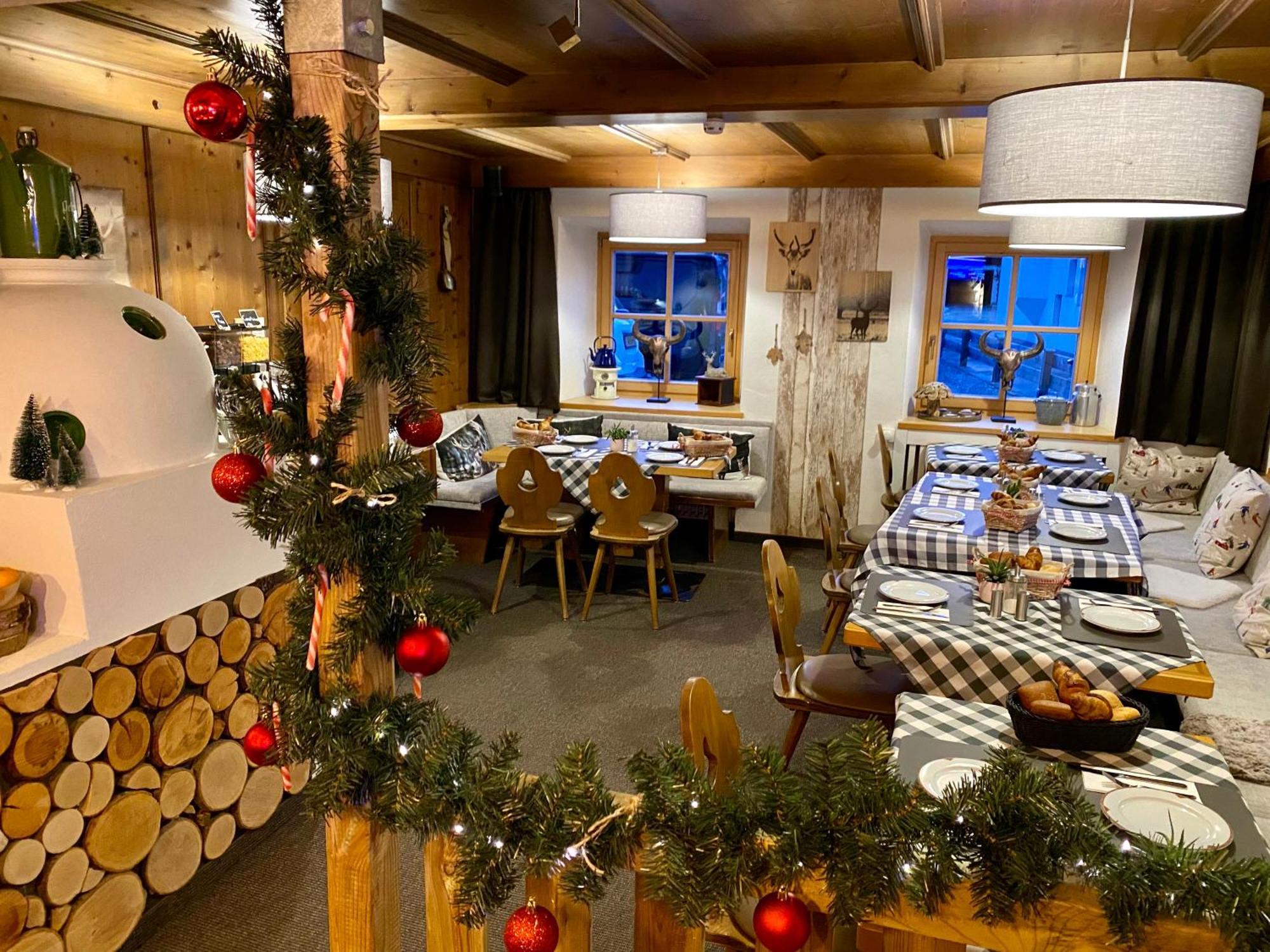 Haus Tirol Ehrwald Hotell Exteriör bild