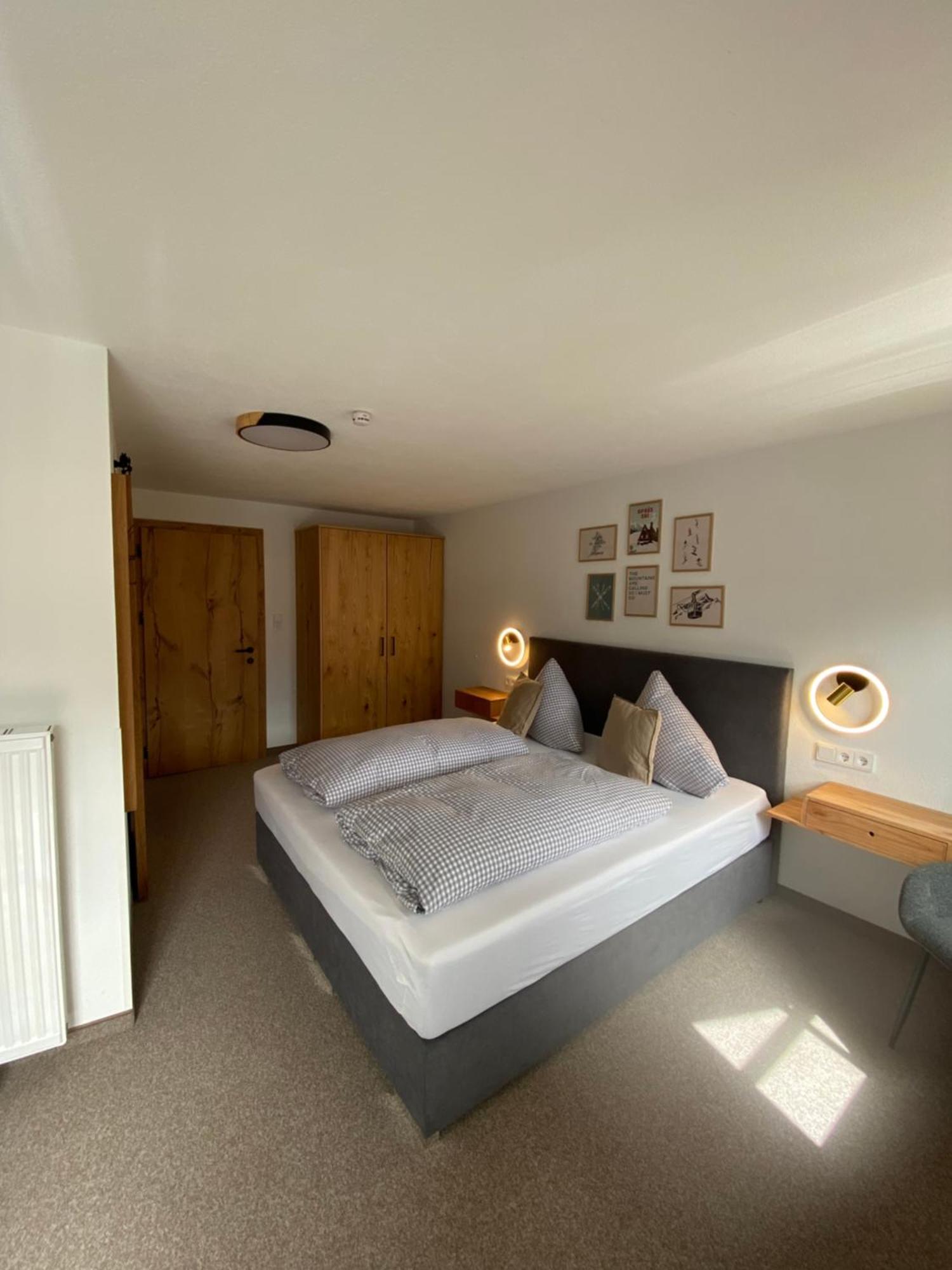 Haus Tirol Ehrwald Hotell Exteriör bild