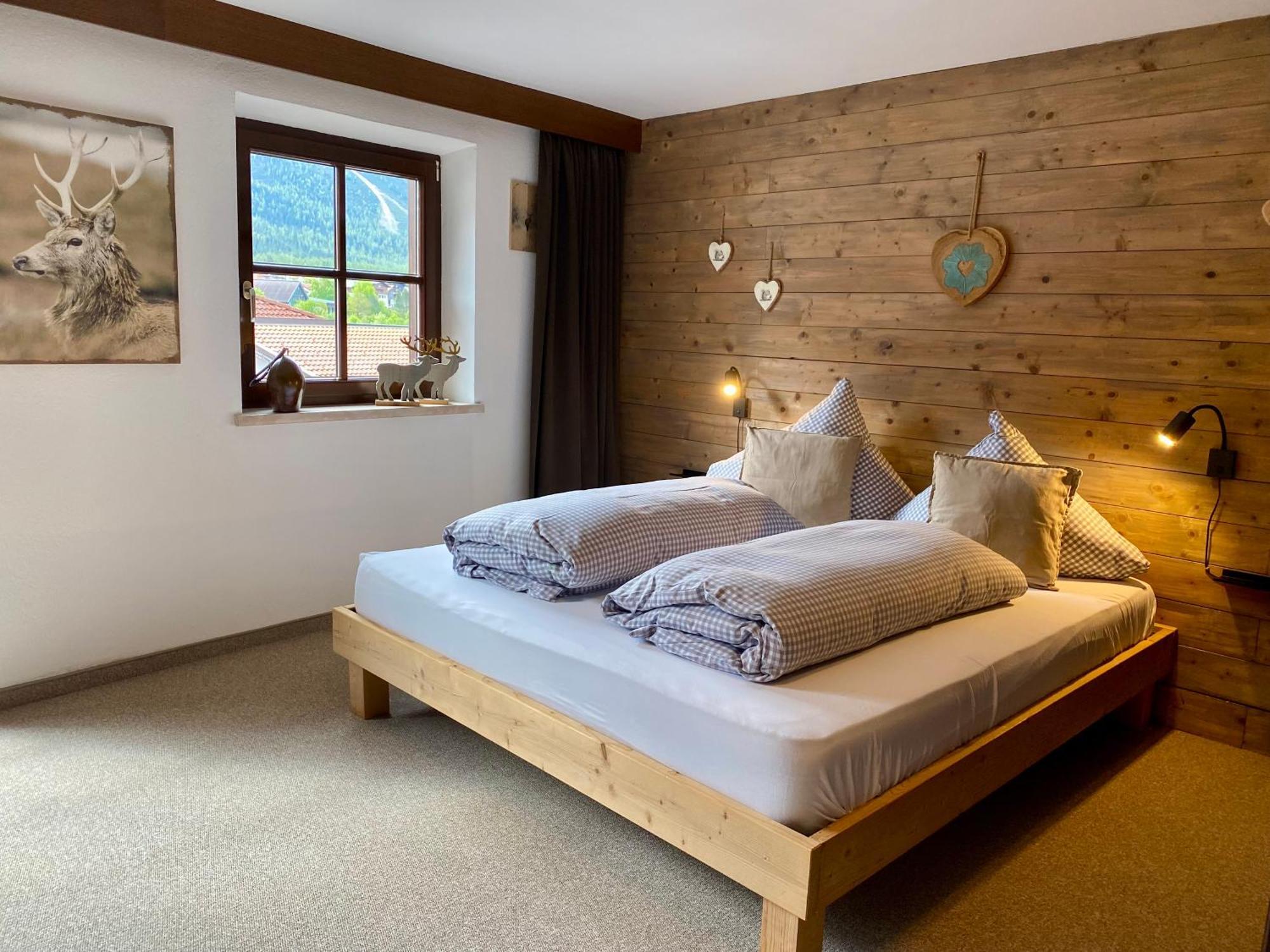Haus Tirol Ehrwald Hotell Exteriör bild